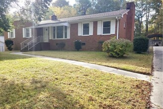 Building Photo - 106 Oakmont Ave