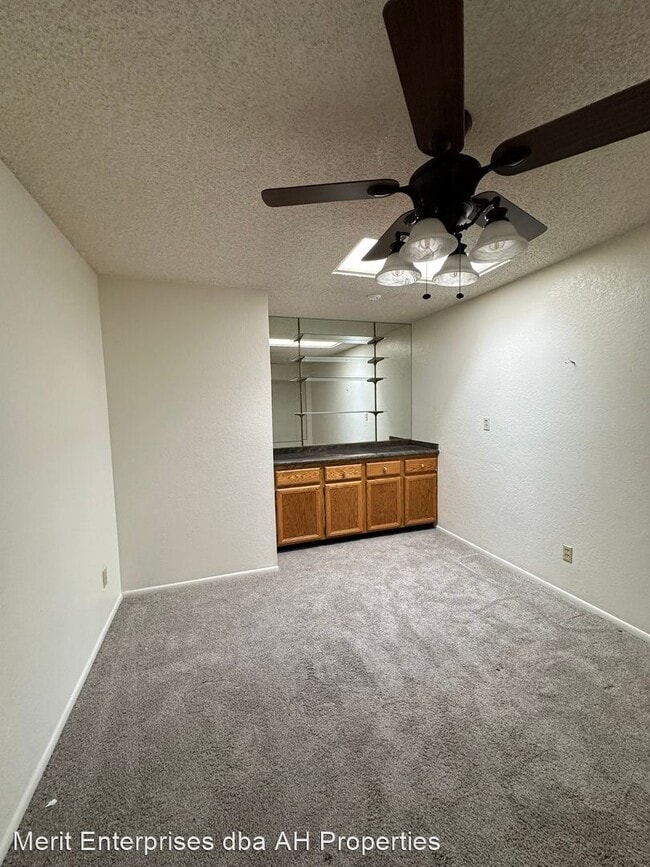 Building Photo - 3 br, 2 bath House - 7006 E JENSEN ST #2