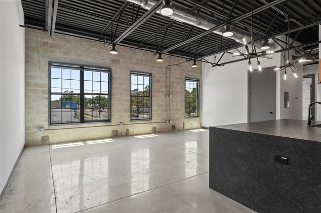 Building Photo - 902 E Curtis St