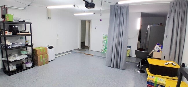 Building Photo - 6811 Fleetwood Crescent Wy