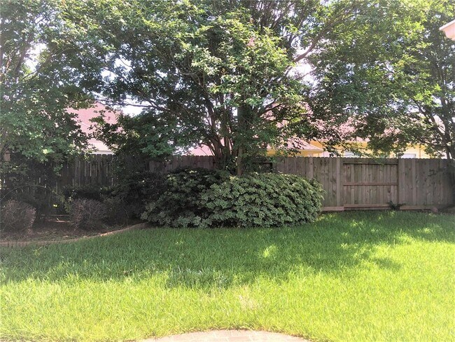 Building Photo - 6535 Silky Moss Dr