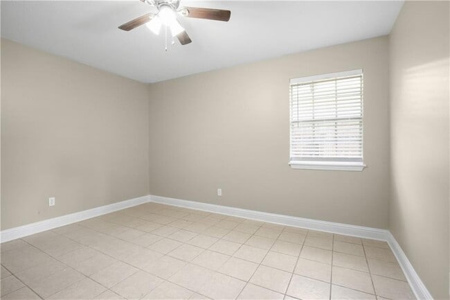 Building Photo - 40665 Ranch Rd