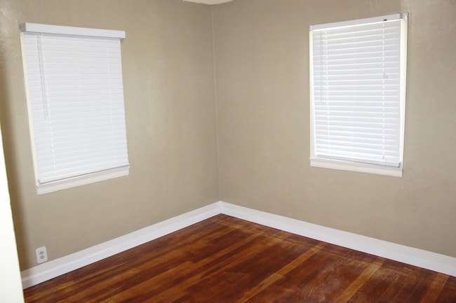 Building Photo - 278 W Ave L