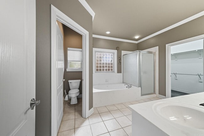 Building Photo - 25 Hickory Bend Dr