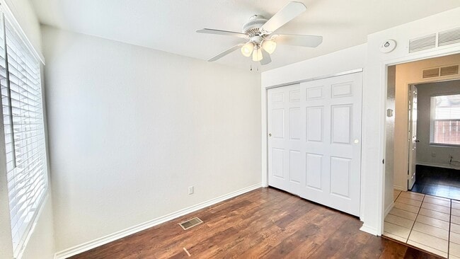 Building Photo - Lovely Single-Story Home in the Friendly a...