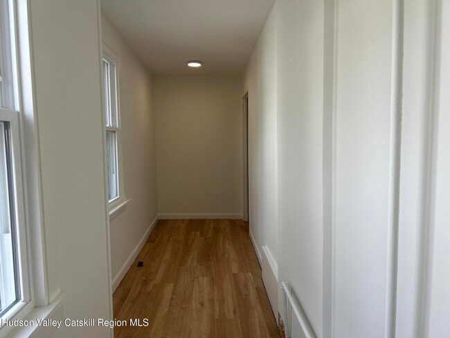 Building Photo - 7 Dutchess Ave