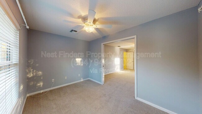 Building Photo - 281 Village Green Ave