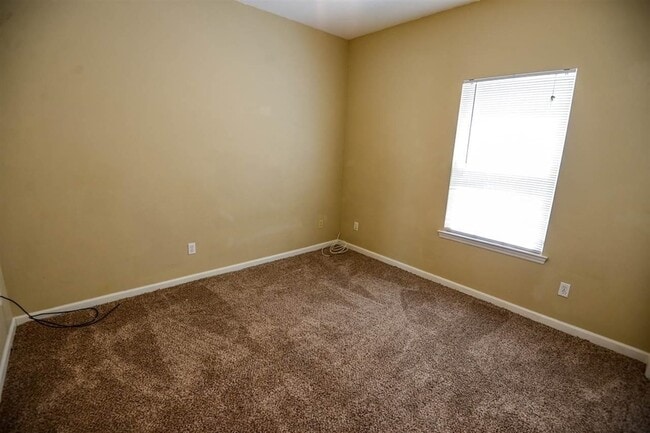 Building Photo - 2116 Bullocks Run Rd