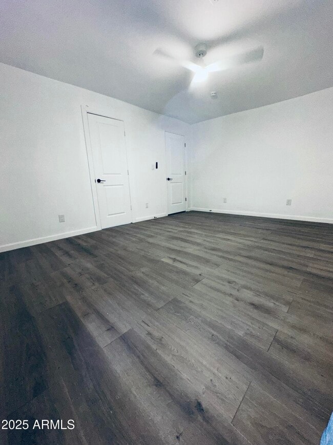 Building Photo - 5522 N 24th Ave