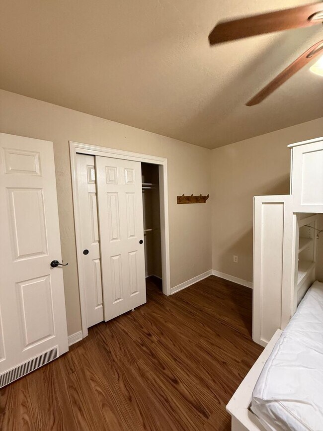 Building Photo - 2043 Villa Napoli Loop E