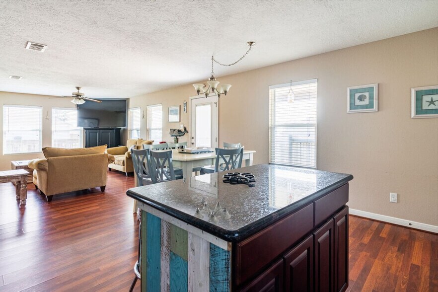 Building Photo - 820 Sandollar-SI ID1351282P