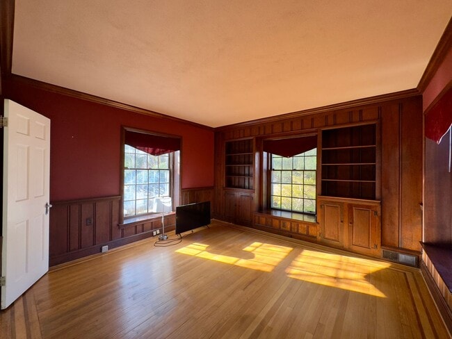 Building Photo - Charming 4 Bedroom/3.5 Bathroom Detached Home in Homeland, MD!