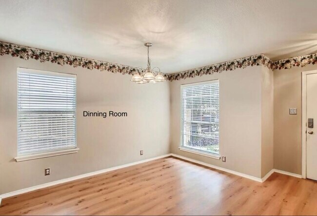 Building Photo - 518 Pecos Cir