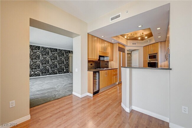 Building Photo - 2857 Paradise Rd