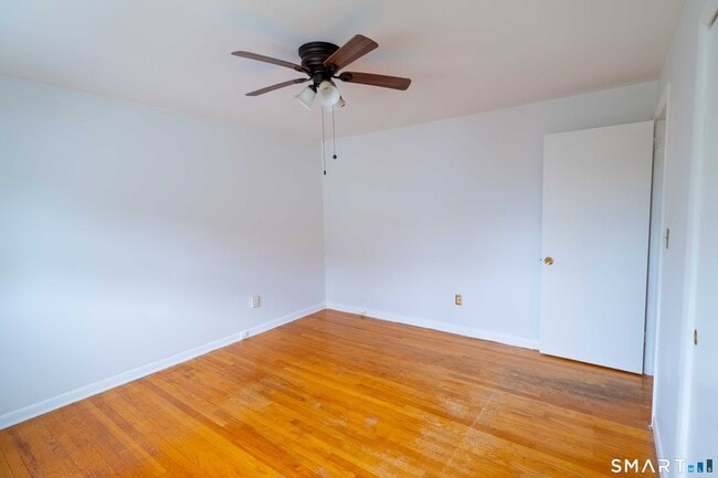 Building Photo - 326 Grovers Ave