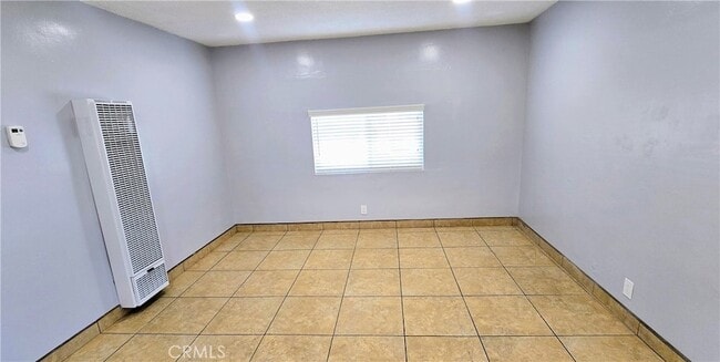 Building Photo - 1342 E 77th Pl