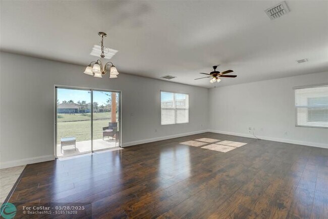 Building Photo - 1566 Lexington Square SW