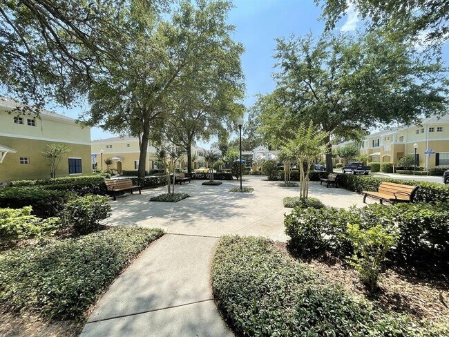 Building Photo - 7561 Tamarind Ave