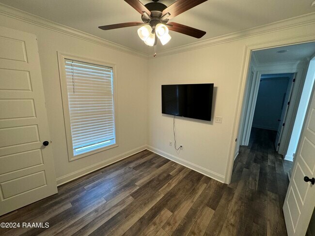 Building Photo - 304 San Sebastian Dr