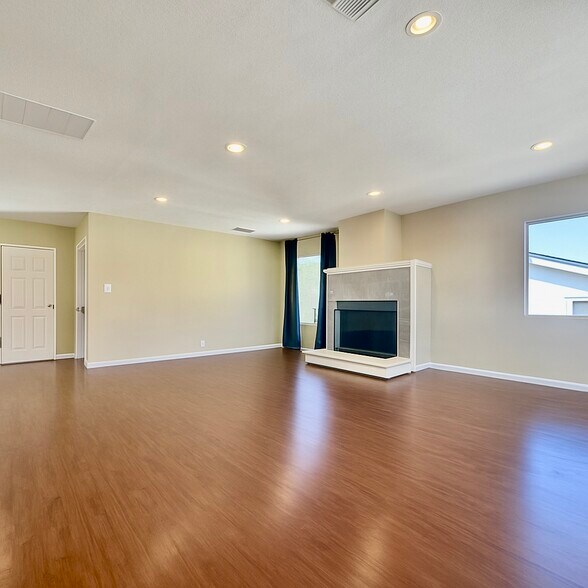 Building Photo - 8109 Ney Ave