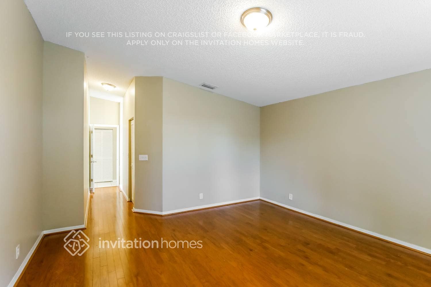 Building Photo - 10841 SW 14th Ct