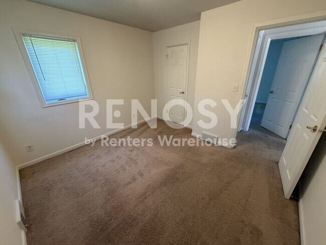 Building Photo - Availablae July 1st 4 Bedroom 2 Bath Single Family Home in Rochester