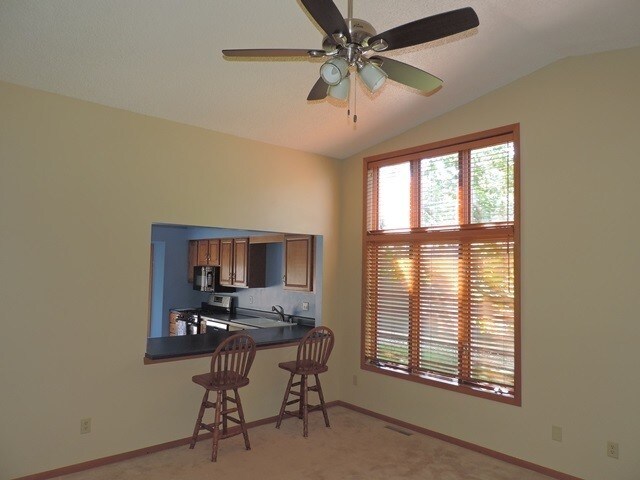 Building Photo - SUBLEASE AVAILABLE NOW