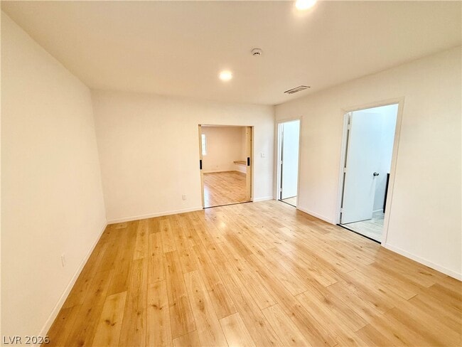 Building Photo - 510 E Simkins Rd