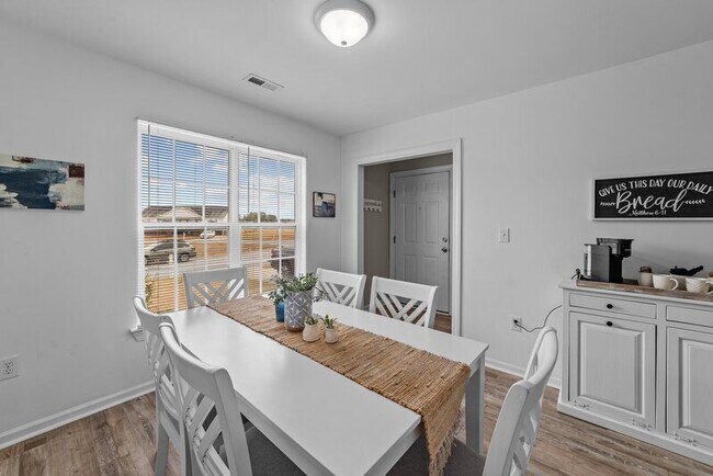Building Photo - 2150 Oak Bend Dr