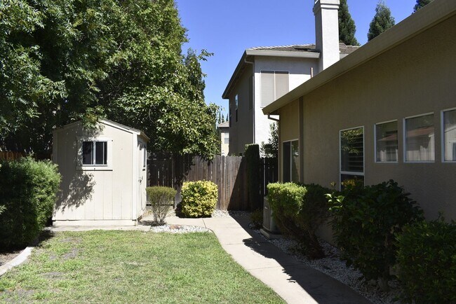 Building Photo - 42 Penelope Ct