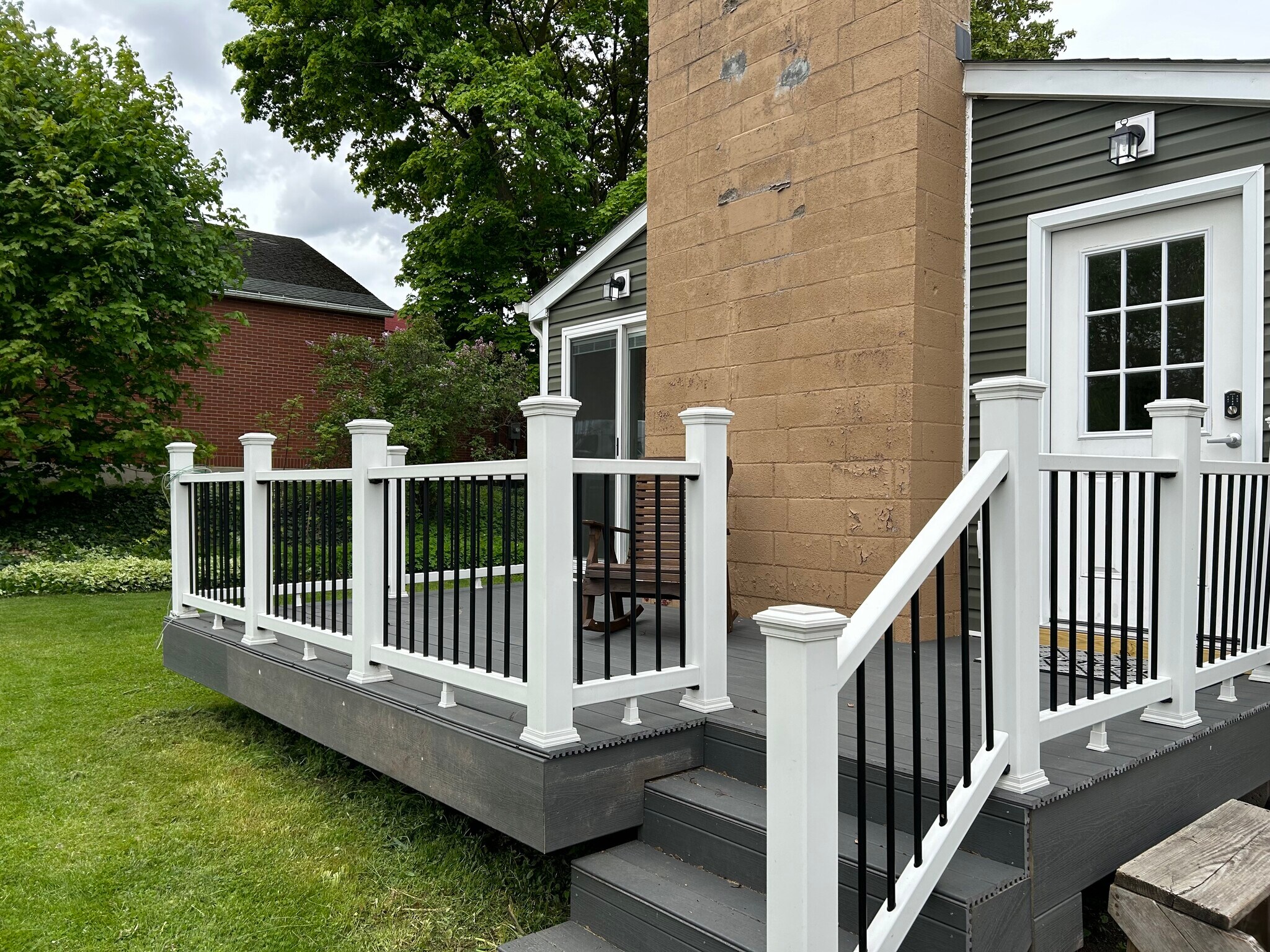 deck - 8 Forest Ave