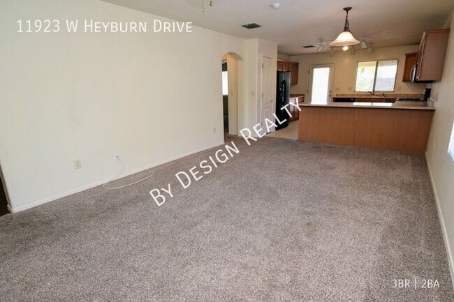 Building Photo - Rancho Marana 3 Bed 2 Bath + Den