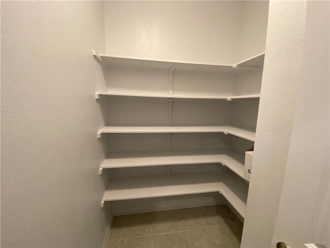 Building Photo - 8409 Looksee Ln