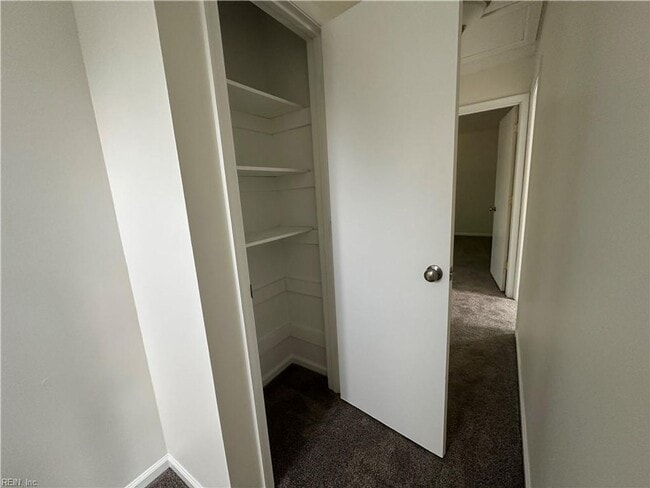 Building Photo - Beautiful 3 Bedroom 2.5 Bathroom Home in Lynnhaven