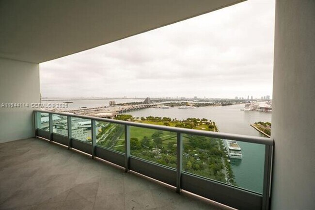 Building Photo - 900 Biscayne Blvd