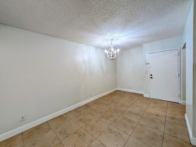 Building Photo - 3119 Oakland Shores Dr