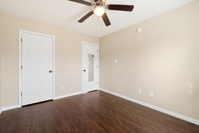 Building Photo - 2800 N 55th Cir