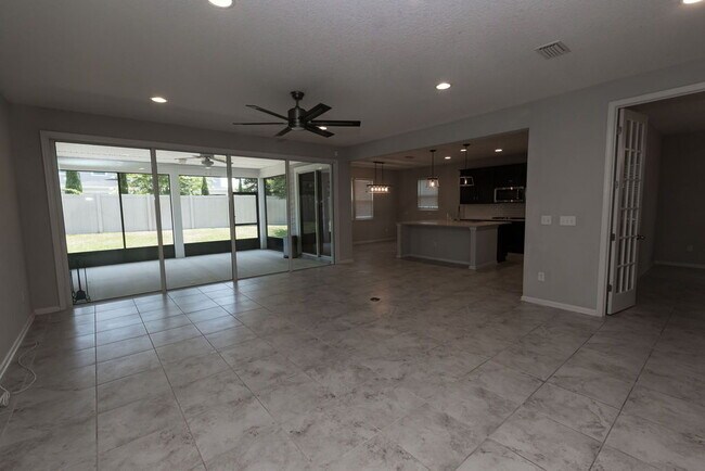 Building Photo - Shearwater, 4 bedroom 3.5 bath home for rent.