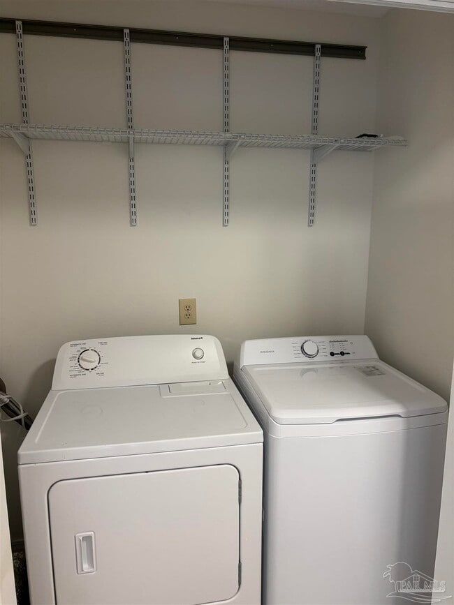 Building Photo - 4712 Huron Dr