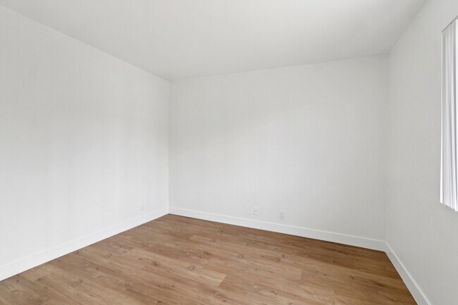 Floorplan - 15444-15454 Chatsworth St.