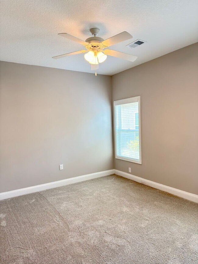 Building Photo - 140 The Villas Wy
