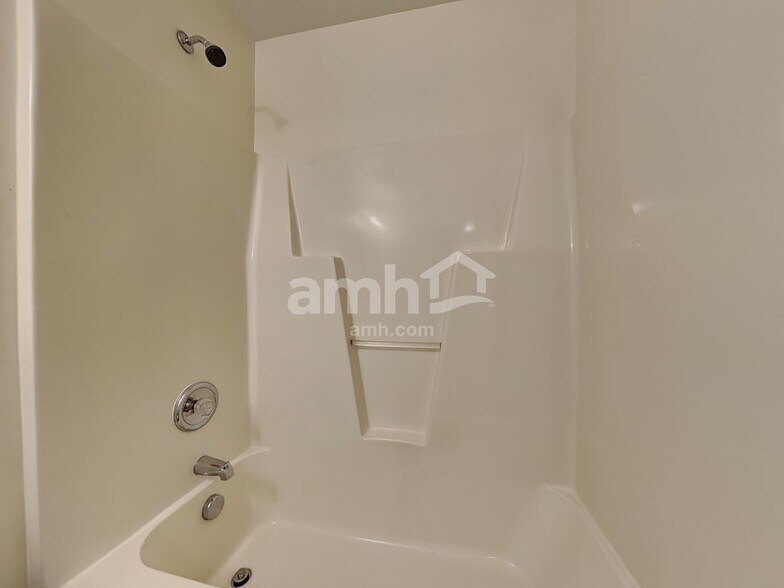 Building Photo - 7005 Sunman Rd