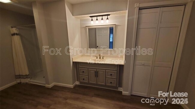 Building Photo - 136 Mt Mourne Loop