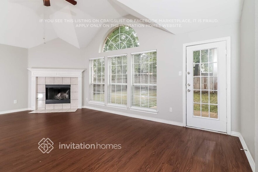 Building Photo - 1617 Churchill Ln