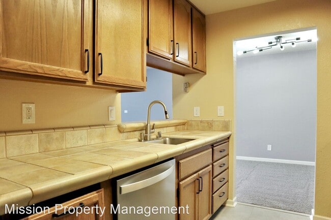 Building Photo - 2 br, 2 bath House - 39821 Cedar Blvd Unit...