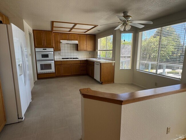 Building Photo - 138 Del Oro Lagoon