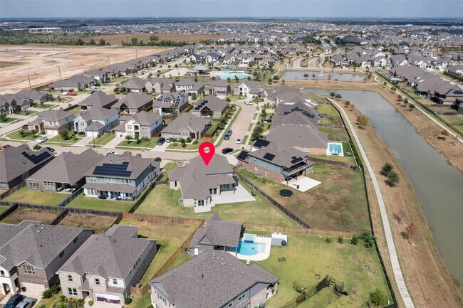 Building Photo - 24403 Blairburry Dr