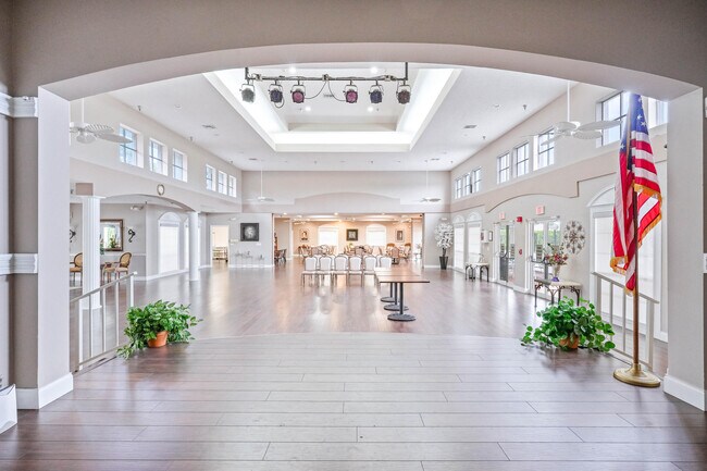 Building Photo - 10910 Lakemore Ln