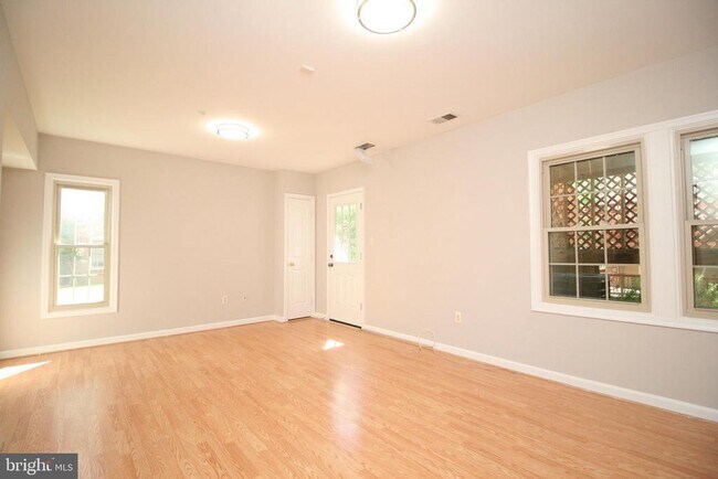 Building Photo - 10137 Treble Ct
