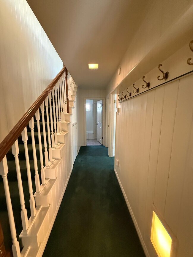 Building Photo - 3 Bed, 2 Bath Townhome with Vaulted Ceilings & Private Balcony